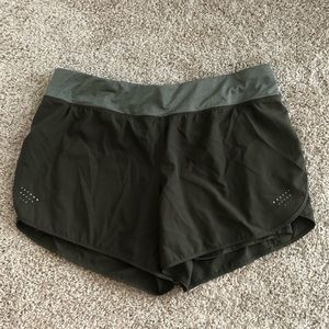 AVIA Women’s Workout Shorts Camouflage Size L